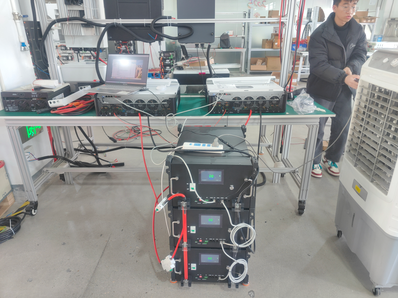 Active cell balancing mechanism for 16S Rakour 51.2V 200Ah lithium battery to extend cycle life.
