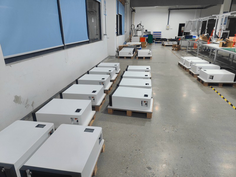 Space-saving wall-mounted battery and rackable 19-inch cabinet configurations of Rakour 51.2V low-voltage home energy storage battery.